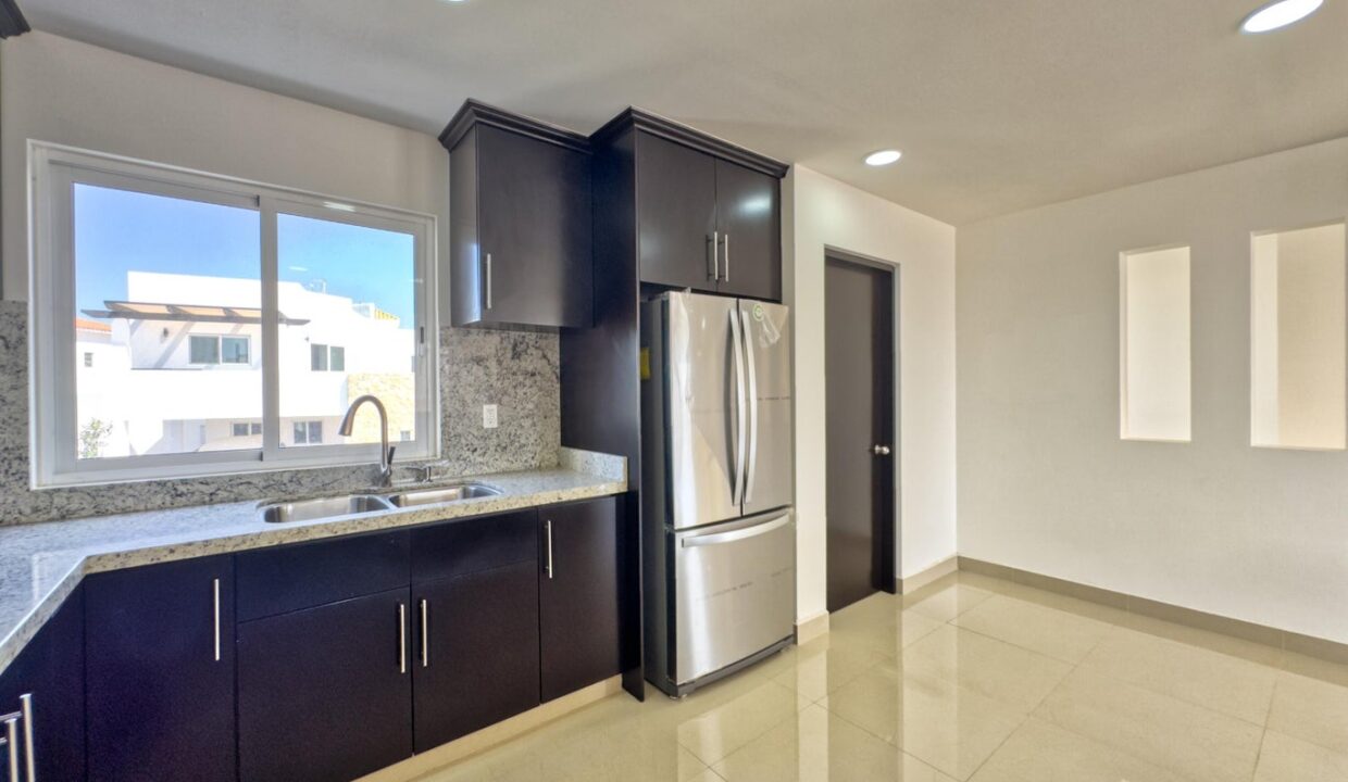 20241009023304067377000000-o